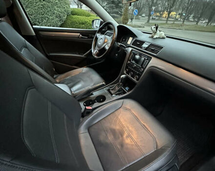 Червоний Фольксваген Пассат, об'ємом двигуна 1.8 л та пробігом 192 тис. км за 9900 $, фото 17 на Automoto.ua