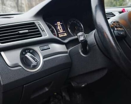 Червоний Фольксваген Пассат, об'ємом двигуна 1.8 л та пробігом 195 тис. км за 11000 $, фото 22 на Automoto.ua