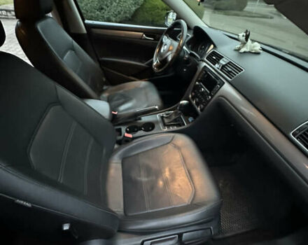 Червоний Фольксваген Пассат, об'ємом двигуна 1.8 л та пробігом 192 тис. км за 9900 $, фото 19 на Automoto.ua