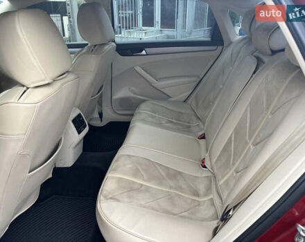 Красный Фольксваген Пассат, объемом двигателя 1.8 л и пробегом 247 тыс. км за 10900 $, фото 11 на Automoto.ua