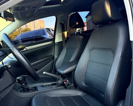 Красный Фольксваген Пассат, объемом двигателя 2 л и пробегом 232 тыс. км за 11300 $, фото 7 на Automoto.ua