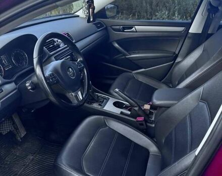 Красный Фольксваген Пассат, объемом двигателя 1.8 л и пробегом 194 тыс. км за 11000 $, фото 8 на Automoto.ua