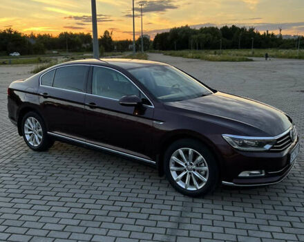 Красный Фольксваген Пассат, объемом двигателя 1.8 л и пробегом 255 тыс. км за 15950 $, фото 2 на Automoto.ua