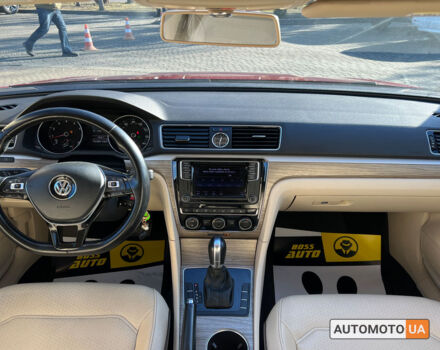 Красный Фольксваген Пассат, объемом двигателя 1.8 л и пробегом 143 тыс. км за 14000 $, фото 10 на Automoto.ua