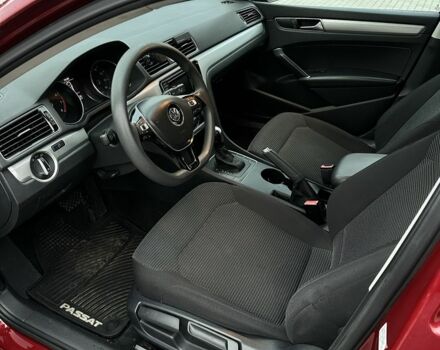 Красный Фольксваген Пассат, объемом двигателя 1.8 л и пробегом 127 тыс. км за 11499 $, фото 13 на Automoto.ua