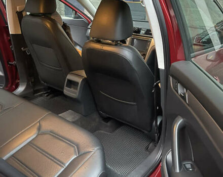 Красный Фольксваген Пассат, объемом двигателя 1.8 л и пробегом 225 тыс. км за 13800 $, фото 6 на Automoto.ua