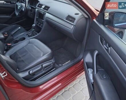 Красный Фольксваген Пассат, объемом двигателя 1.8 л и пробегом 98 тыс. км за 9500 $, фото 4 на Automoto.ua