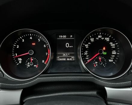 Красный Фольксваген Пассат, объемом двигателя 1.8 л и пробегом 127 тыс. км за 11499 $, фото 10 на Automoto.ua