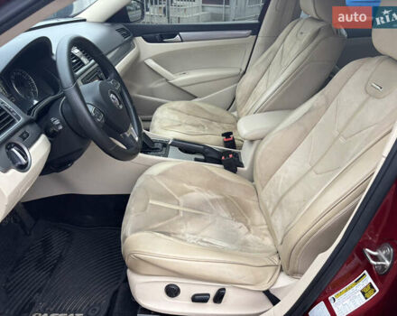 Красный Фольксваген Пассат, объемом двигателя 1.8 л и пробегом 247 тыс. км за 10900 $, фото 8 на Automoto.ua