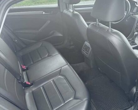 Красный Фольксваген Пассат, объемом двигателя 1.8 л и пробегом 194 тыс. км за 11000 $, фото 11 на Automoto.ua