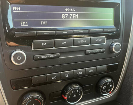 Красный Фольксваген Пассат, объемом двигателя 1.8 л и пробегом 130 тыс. км за 11800 $, фото 20 на Automoto.ua