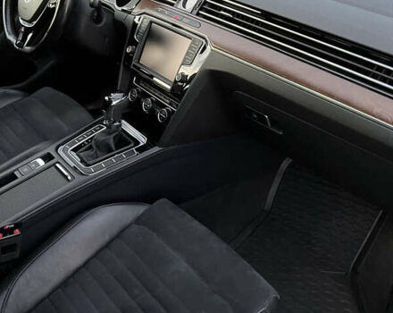 Красный Фольксваген Пассат, объемом двигателя 1.8 л и пробегом 255 тыс. км за 15950 $, фото 15 на Automoto.ua