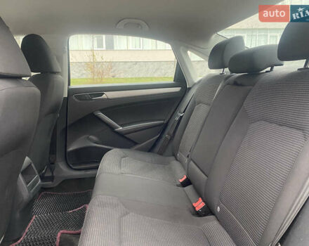 Красный Фольксваген Пассат, объемом двигателя 1.8 л и пробегом 211 тыс. км за 9700 $, фото 11 на Automoto.ua