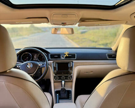 Красный Фольксваген Пассат, объемом двигателя 1.8 л и пробегом 140 тыс. км за 12750 $, фото 13 на Automoto.ua