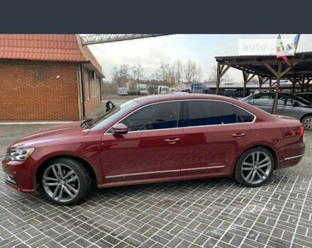 Красный Фольксваген Пассат, объемом двигателя 1.8 л и пробегом 178 тыс. км за 12700 $, фото 1 на Automoto.ua