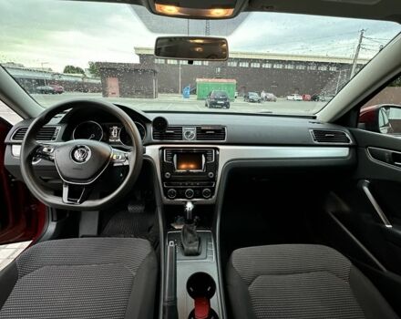 Красный Фольксваген Пассат, объемом двигателя 1.8 л и пробегом 127 тыс. км за 11499 $, фото 11 на Automoto.ua