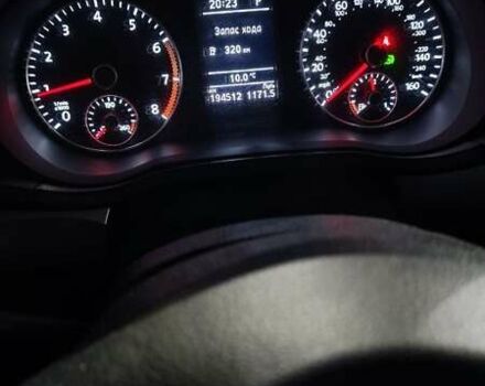 Красный Фольксваген Пассат, объемом двигателя 1.8 л и пробегом 194 тыс. км за 11000 $, фото 12 на Automoto.ua