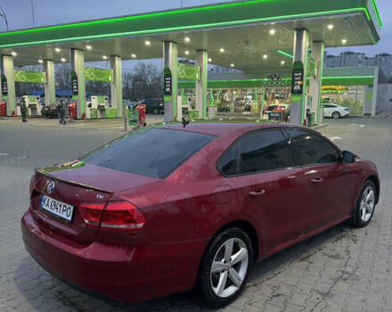 Красный Фольксваген Пассат, объемом двигателя 1.8 л и пробегом 167 тыс. км за 10000 $, фото 4 на Automoto.ua