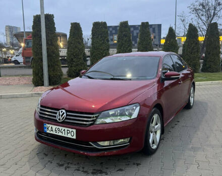 Красный Фольксваген Пассат, объемом двигателя 1.8 л и пробегом 167 тыс. км за 10000 $, фото 1 на Automoto.ua