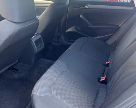 Красный Фольксваген Пассат, объемом двигателя 1.8 л и пробегом 130 тыс. км за 11800 $, фото 5 на Automoto.ua