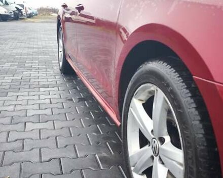 Червоний Фольксваген Пассат, об'ємом двигуна 1.8 л та пробігом 195 тис. км за 11000 $, фото 2 на Automoto.ua