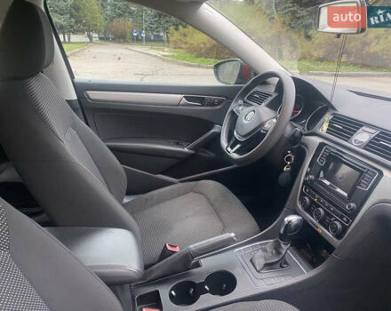 Красный Фольксваген Пассат, объемом двигателя 1.8 л и пробегом 211 тыс. км за 9700 $, фото 8 на Automoto.ua