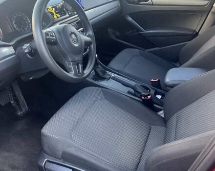 Красный Фольксваген Пассат, объемом двигателя 1.8 л и пробегом 130 тыс. км за 11800 $, фото 4 на Automoto.ua