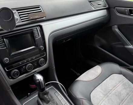 Красный Фольксваген Пассат, объемом двигателя 1.8 л и пробегом 170 тыс. км за 15800 $, фото 14 на Automoto.ua