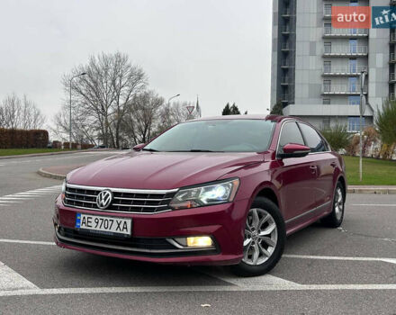 Красный Фольксваген Пассат, объемом двигателя 1.8 л и пробегом 177 тыс. км за 9500 $, фото 1 на Automoto.ua