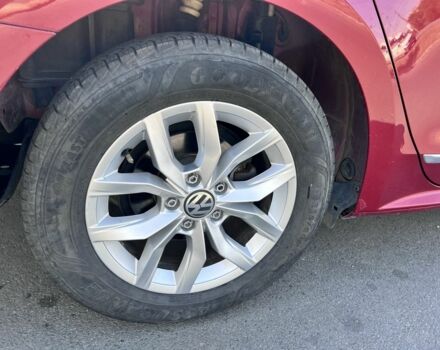 Красный Фольксваген Пассат, объемом двигателя 1.8 л и пробегом 169 тыс. км за 11399 $, фото 7 на Automoto.ua