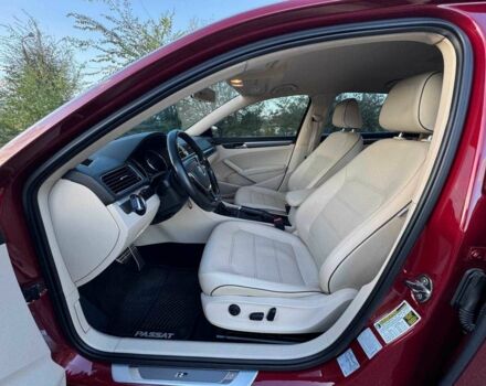 Фольксваген Пассат 2016 в Киеве на Automoto.ua Красный Фольксваген Пассат, объемом двигателя 1.8 л и пробегом 110 тыс. км за 12000 $, фото 8 на Automoto.ua