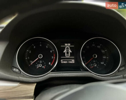 Красный Фольксваген Пассат, объемом двигателя 1.8 л и пробегом 121 тыс. км за 14000 $, фото 6 на Automoto.ua