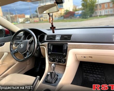 Красный Фольксваген Пассат, объемом двигателя 1.8 л и пробегом 121 тыс. км за 14000 $, фото 4 на Automoto.ua