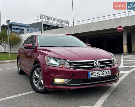 Красный Фольксваген Пассат, объемом двигателя 1.8 л и пробегом 177 тыс. км за 9500 $, фото 8 на Automoto.ua
