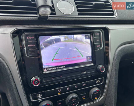 Красный Фольксваген Пассат, объемом двигателя 1.8 л и пробегом 177 тыс. км за 9500 $, фото 24 на Automoto.ua