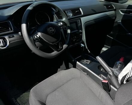 Красный Фольксваген Пассат, объемом двигателя 1.8 л и пробегом 169 тыс. км за 11399 $, фото 9 на Automoto.ua