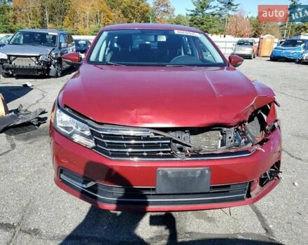 Фольксваген Пассат 2016 в Киеве на Automoto.ua Красный Фольксваген Пассат, объемом двигателя 1.8 л и пробегом 210 тыс. км за 2366 $, фото 4 на Automoto.ua