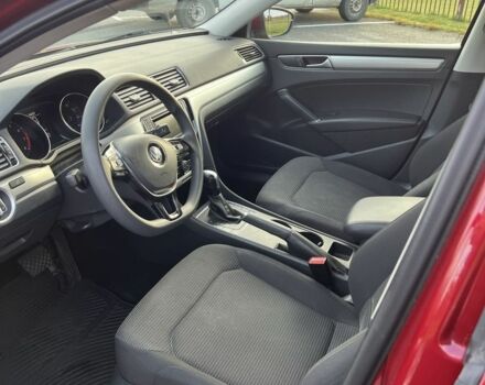 Красный Фольксваген Пассат, объемом двигателя 1.8 л и пробегом 110 тыс. км за 11700 $, фото 6 на Automoto.ua