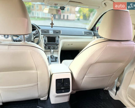 Красный Фольксваген Пассат, объемом двигателя 1.8 л и пробегом 121 тыс. км за 14000 $, фото 13 на Automoto.ua