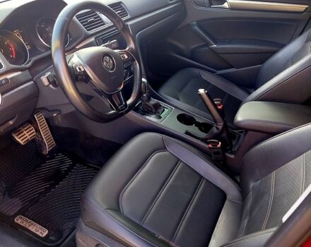 Красный Фольксваген Пассат, объемом двигателя 1.8 л и пробегом 120 тыс. км за 11000 $, фото 5 на Automoto.ua