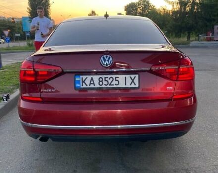Красный Фольксваген Пассат, объемом двигателя 1.8 л и пробегом 142 тыс. км за 10500 $, фото 1 на Automoto.ua