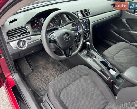 Червоний Фольксваген Пассат, об'ємом двигуна 1.8 л та пробігом 177 тис. км за 9500 $, фото 22 на Automoto.ua