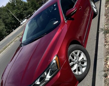 Красный Фольксваген Пассат, объемом двигателя 1.8 л и пробегом 169 тыс. км за 11399 $, фото 2 на Automoto.ua