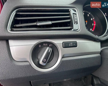 Червоний Фольксваген Пассат, об'ємом двигуна 1.8 л та пробігом 177 тис. км за 9500 $, фото 23 на Automoto.ua