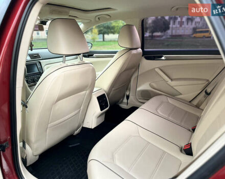 Красный Фольксваген Пассат, объемом двигателя 1.8 л и пробегом 121 тыс. км за 14000 $, фото 12 на Automoto.ua