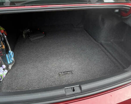 Красный Фольксваген Пассат, объемом двигателя 1.8 л и пробегом 95 тыс. км за 15000 $, фото 6 на Automoto.ua