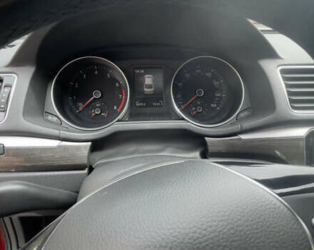 Красный Фольксваген Пассат, объемом двигателя 1.8 л и пробегом 95 тыс. км за 15000 $, фото 3 на Automoto.ua