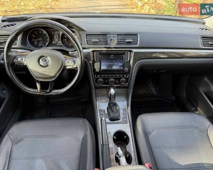 Красный Фольксваген Пассат, объемом двигателя 1.8 л и пробегом 71 тыс. км за 14990 $, фото 18 на Automoto.ua