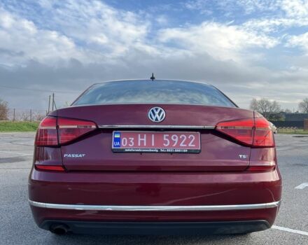 Красный Фольксваген Пассат, объемом двигателя 1.8 л и пробегом 110 тыс. км за 11700 $, фото 2 на Automoto.ua