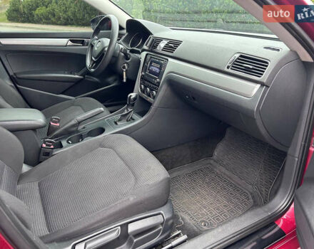 Красный Фольксваген Пассат, объемом двигателя 1.8 л и пробегом 177 тыс. км за 9500 $, фото 35 на Automoto.ua